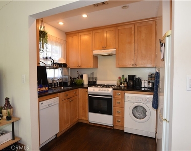 4731 Columbus Avenue - Photo Thumbnail 4