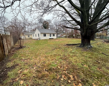 64 Woodlawn Avenue - Photo Thumbnail 21