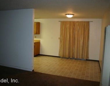 2440 Thiel Ave - Photo Thumbnail 6