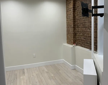 120 West 3rd Street - Photo Thumbnail 3