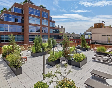 110 Horatio Street - Photo Thumbnail 4