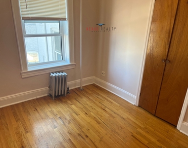 37-11 9th Street - Photo Thumbnail 3