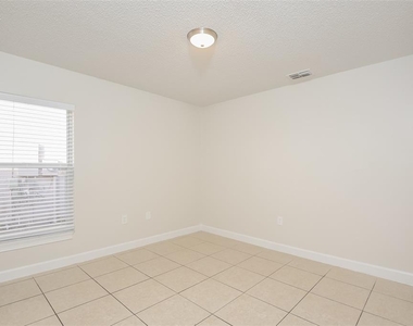 3264 Natoma Way - Photo Thumbnail 10