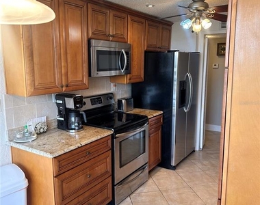 400 Island Way - Photo Thumbnail 5