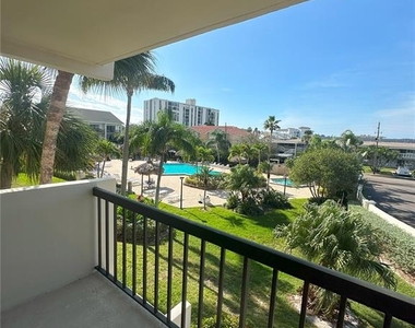 400 Island Way - Photo Thumbnail 25