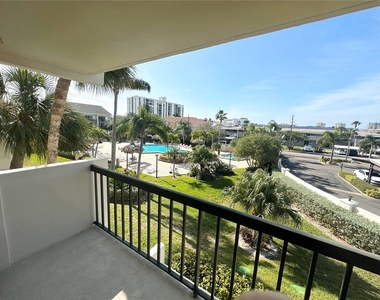 400 Island Way - Photo Thumbnail 27