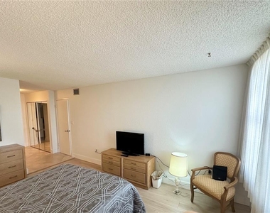 400 Island Way - Photo Thumbnail 17