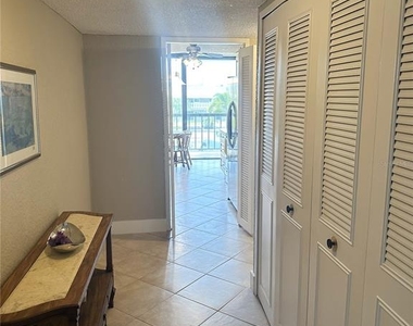 400 Island Way - Photo Thumbnail 1