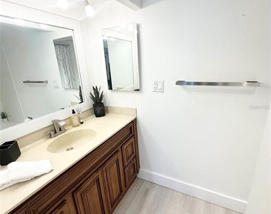 400 Island Way - Photo Thumbnail 19