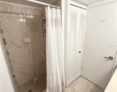 400 Island Way - Photo Thumbnail 13