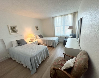 400 Island Way - Photo Thumbnail 14