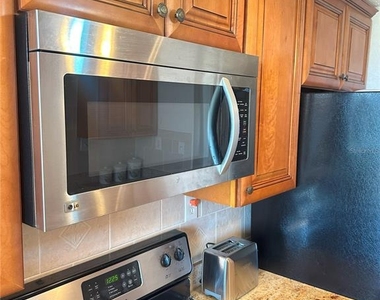 400 Island Way - Photo Thumbnail 33