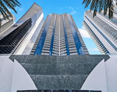 17121 Collins Ave - Photo Thumbnail 24