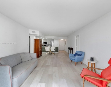 8911 Collins Ave - Photo Thumbnail 14