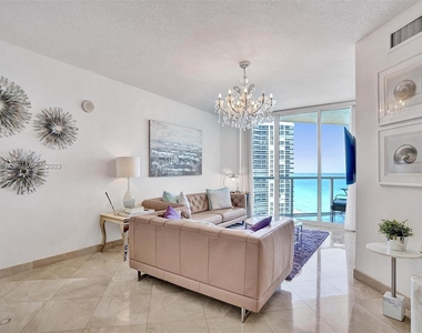 16699 Collins Ave - Photo Thumbnail 8