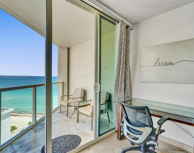 16699 Collins Ave - Photo Thumbnail 22