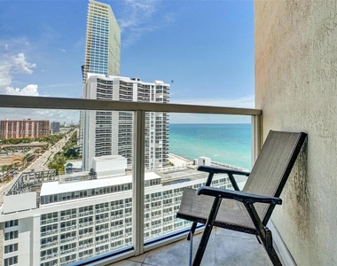 16699 Collins Ave - Photo Thumbnail 24