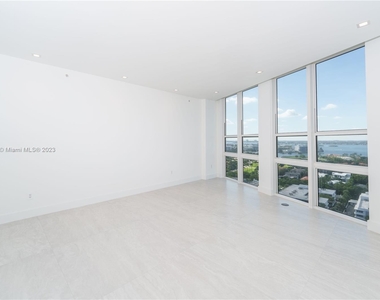 10225 Collins Ave - Photo Thumbnail 7