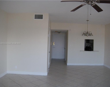 1455 N Treasure Dr - Photo Thumbnail 4