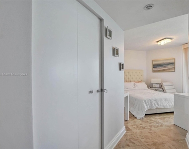 16699 Collins Ave - Photo Thumbnail 15