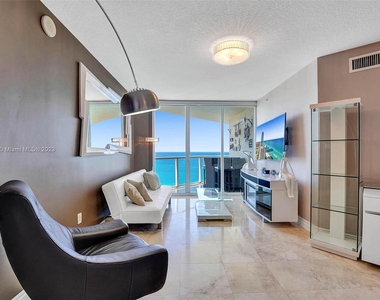 16699 Collins Ave - Photo Thumbnail 5