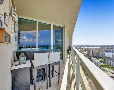 16699 Collins Ave - Photo Thumbnail 21