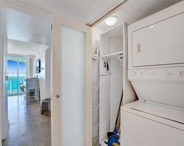 16699 Collins Ave - Photo Thumbnail 7