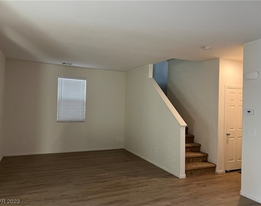 9185 Keystone Ridge Avenue - Photo Thumbnail 11