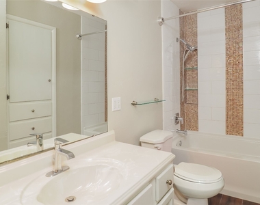 3917 Nw 56th Street - Photo Thumbnail 10