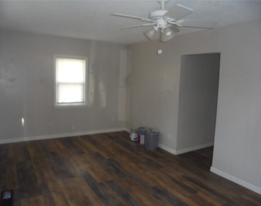 1114 N Westmoreland Avenue - Photo Thumbnail 1