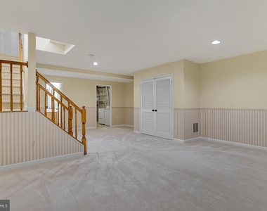 8890 Eagle Rock Lane - Photo Thumbnail 13