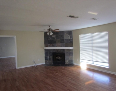 7610 Coral Way - Photo Thumbnail 2