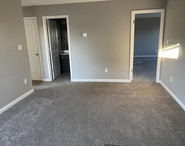 2601 Hailey Rose Way - Photo Thumbnail 4