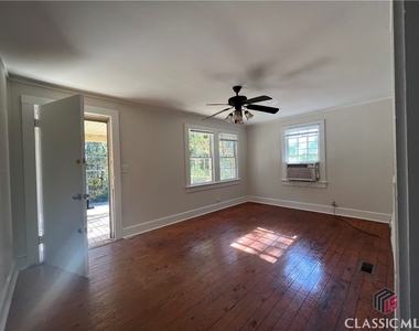 2110 S Lumpkin Street - Photo Thumbnail 1