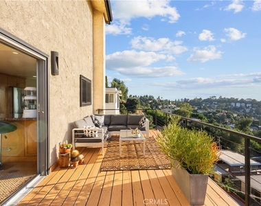 1235 Vista Superba Street - Photo Thumbnail 2