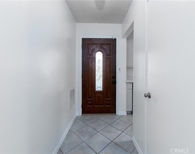 1495 N Blythe Avenue - Photo Thumbnail 7