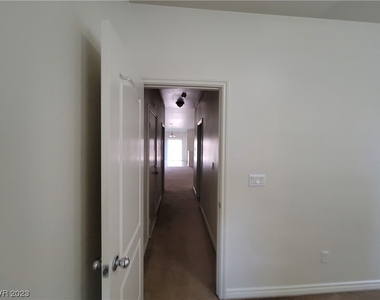 5116 Blue Rose Street - Photo Thumbnail 20