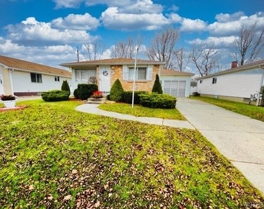 58 Crandon Boulevard - Photo Thumbnail 1