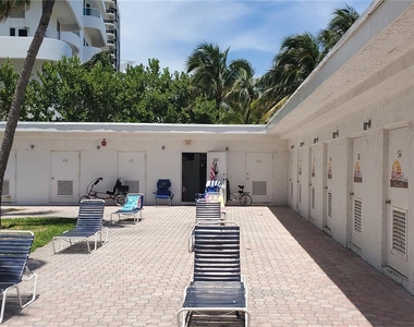 6345 Collins Ave - Photo Thumbnail 2