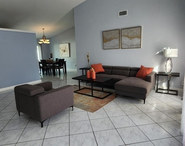 8561 Nw 52nd Ct - Photo Thumbnail 2