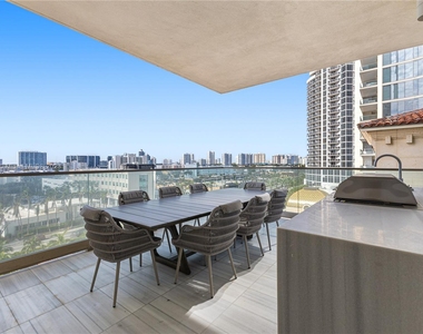 17901 Collins Ave - Photo Thumbnail 18