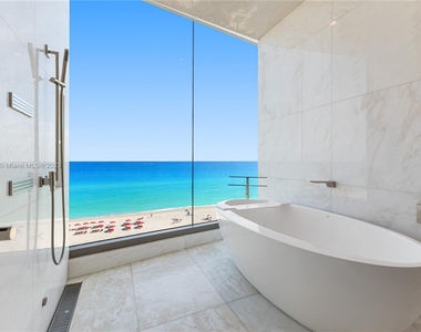 17901 Collins Ave - Photo Thumbnail 11