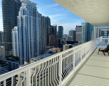 1200 Brickell Bay Dr - Photo Thumbnail 13