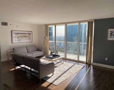 1200 Brickell Bay Dr - Photo Thumbnail 0