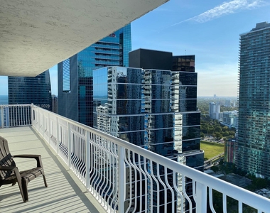 1200 Brickell Bay Dr - Photo Thumbnail 11