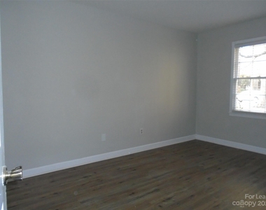 2141 Selwyn Avenue - Photo Thumbnail 7