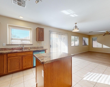 2425 W Cordia Lane - Photo Thumbnail 25