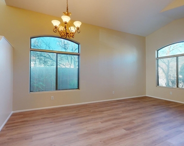 2425 W Cordia Lane - Photo Thumbnail 12