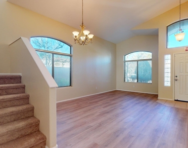 2425 W Cordia Lane - Photo Thumbnail 11