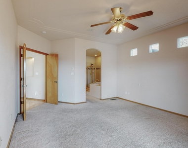 4404 Red Tail Court - Photo Thumbnail 39